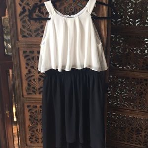 Girls dress. Black and white.